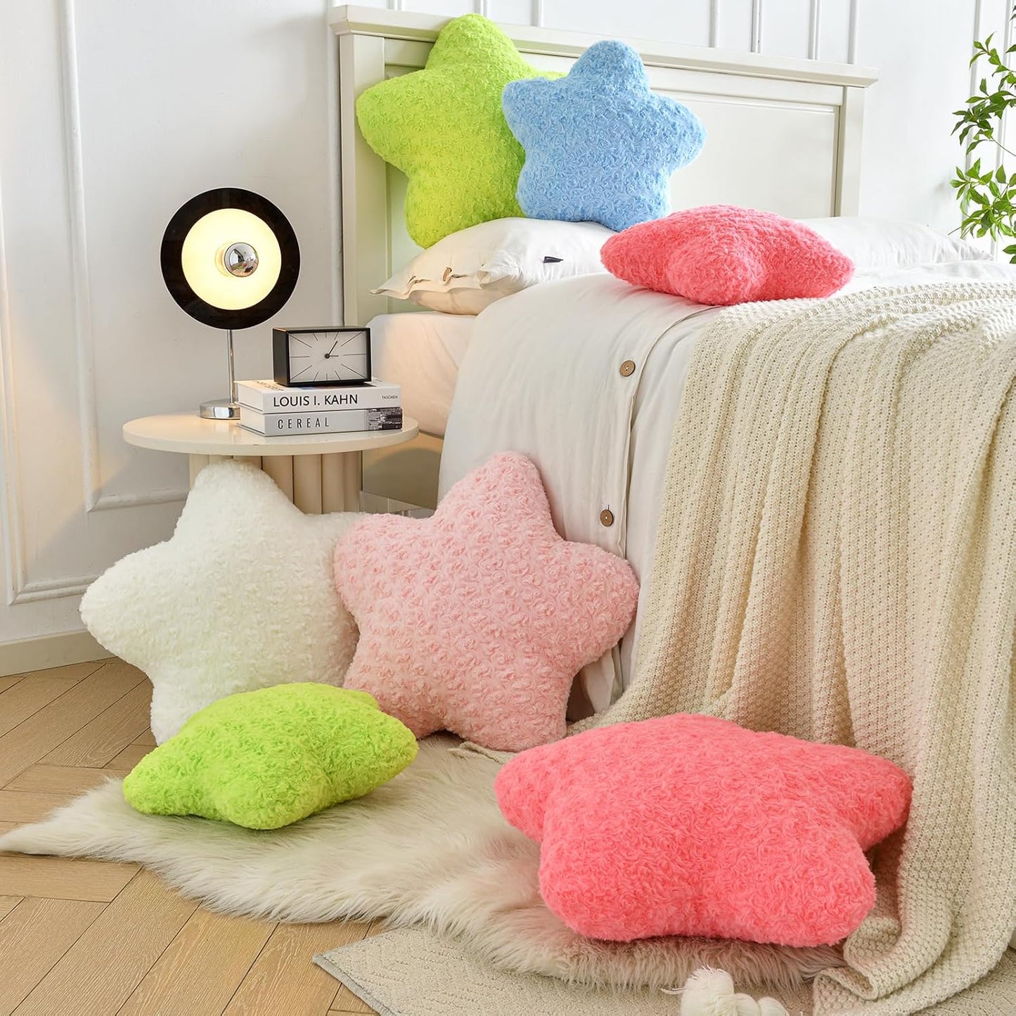 Star Shaped Plush Pillow for Couch & Bed - Soft Faux Fur Decor in Green