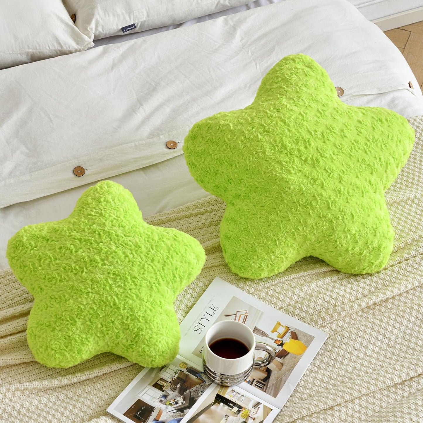 Star Shaped Plush Pillow for Couch & Bed - Soft Faux Fur Decor in Green