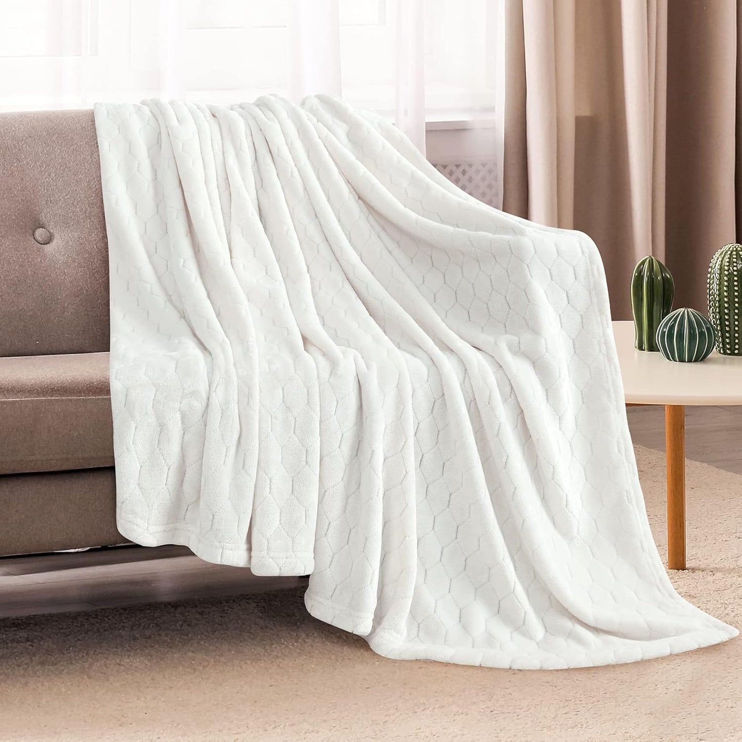 Cream White Fleece Blanket Twin Size 60" x 80" Soft Plush Throw for Bed & Couch