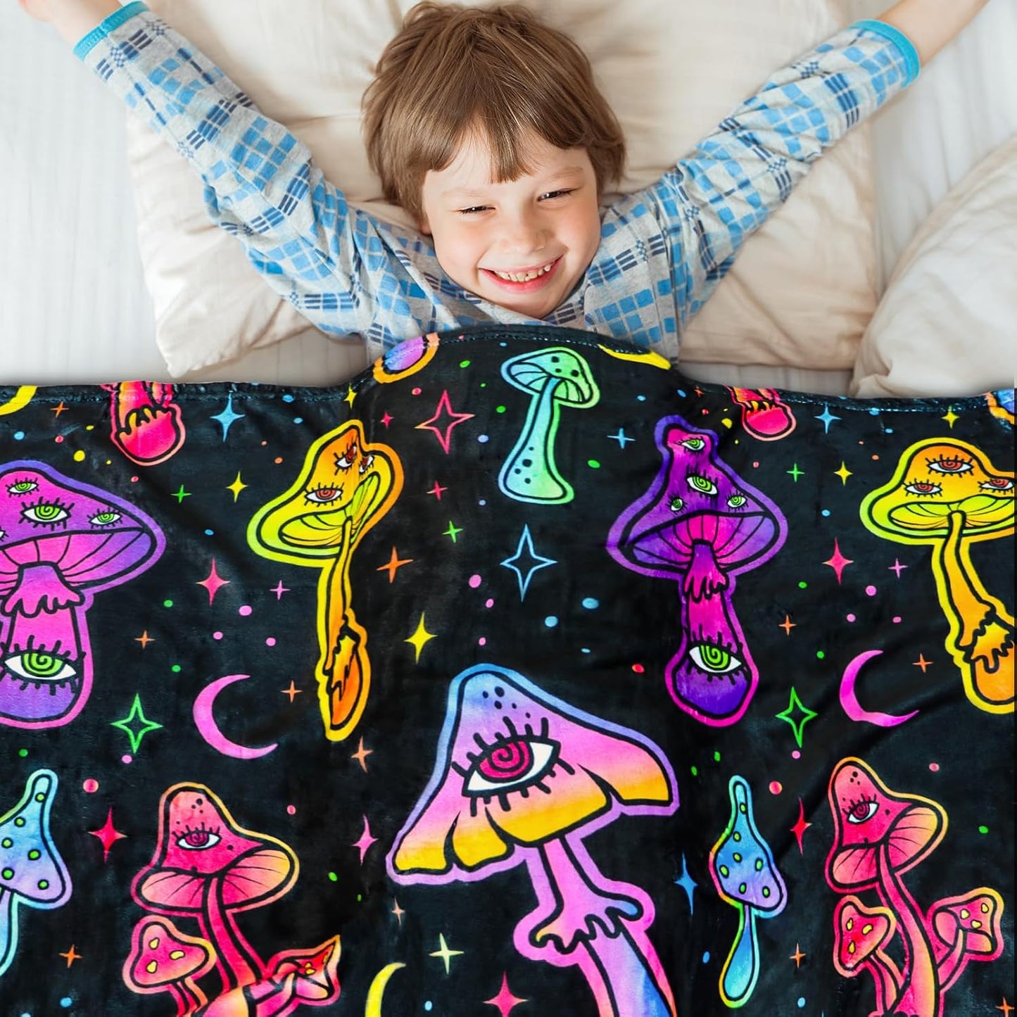 Psychedelic Mushroom Themed Throw Blanket for Couch, Bed - Soft & Cozy, 50" x 60