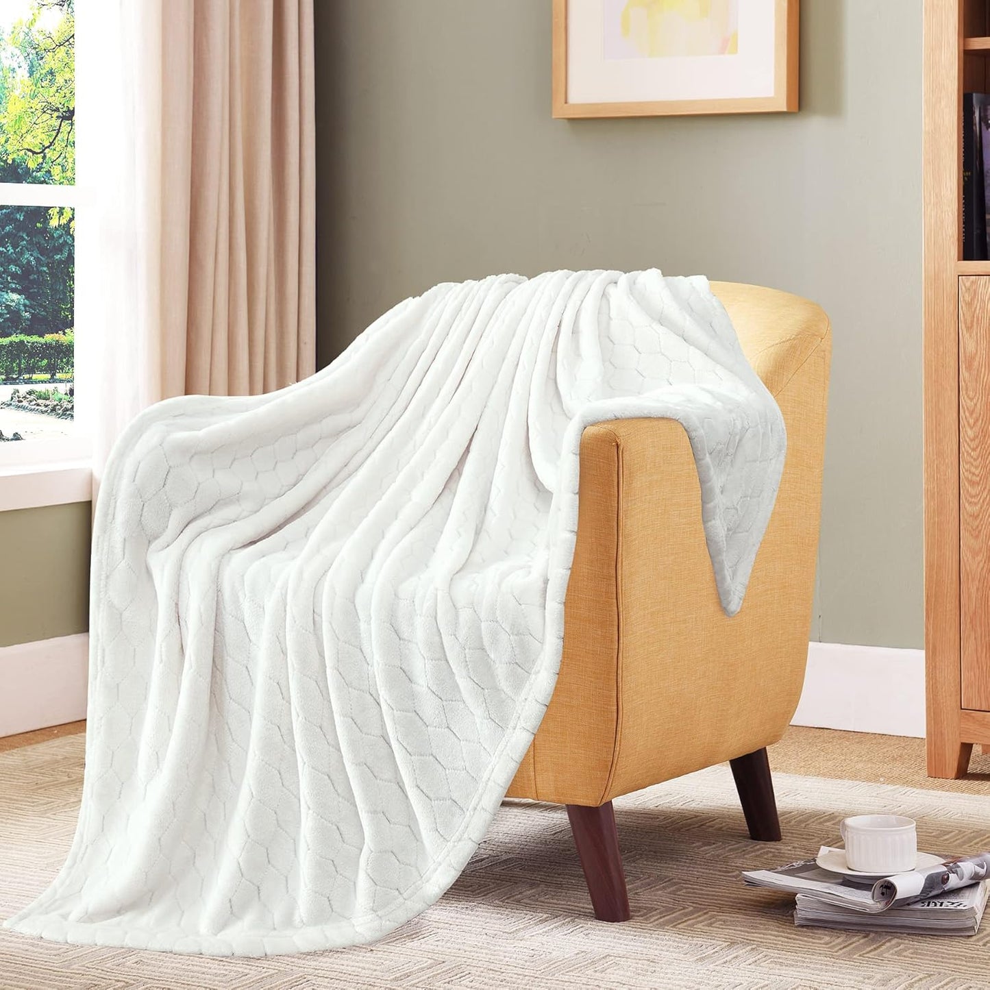 Cream White Fleece Blanket Twin Size 60" x 80" Soft Plush Throw for Bed & Couch