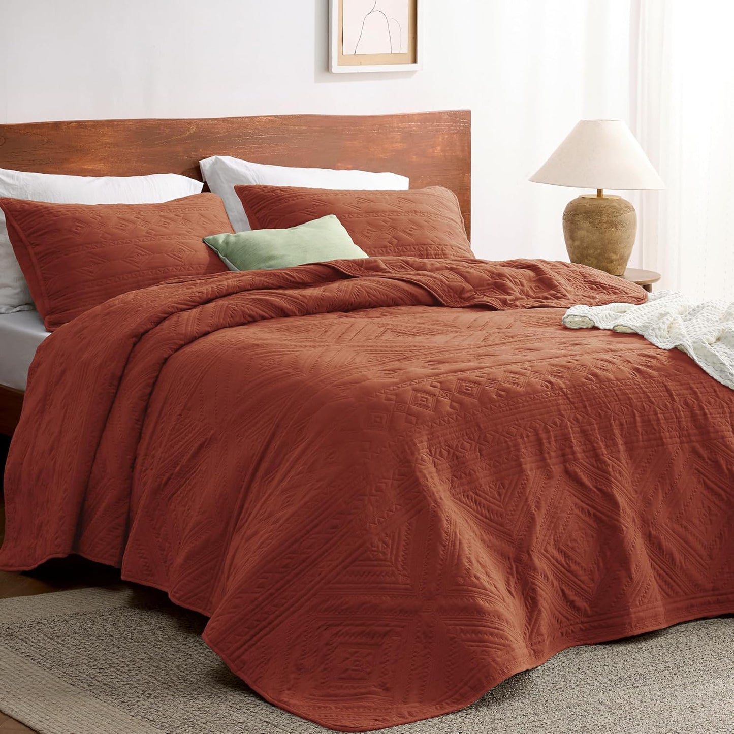 Boho Quilt Queen Size Set: Modern Geometric Pattern, Soft & Lightweight - Ideal for All Seasons