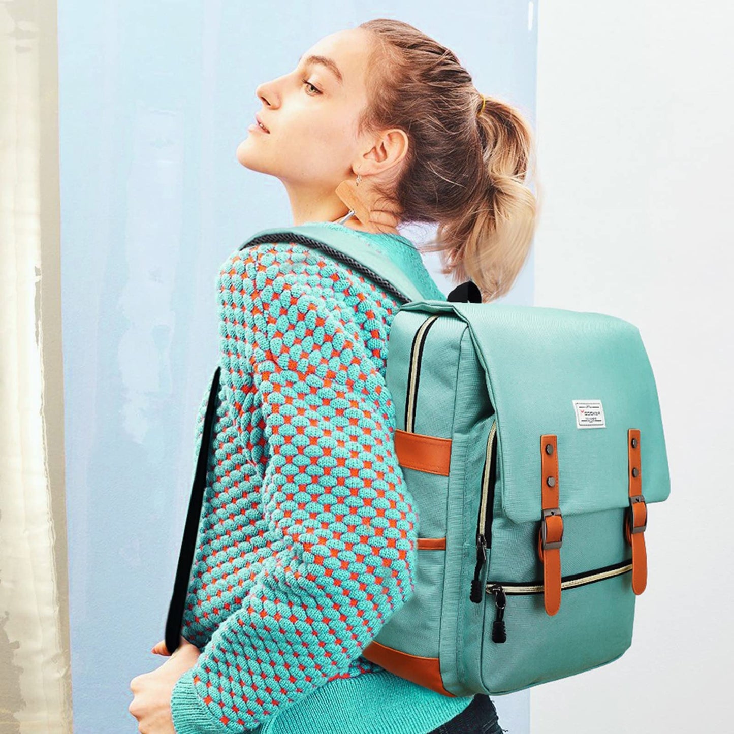Vintage Laptop Backpack with USB Port: Fashionable Travel Gear for Both Women & Men - Fits 15.6 Inch Notebook in Elegant Green